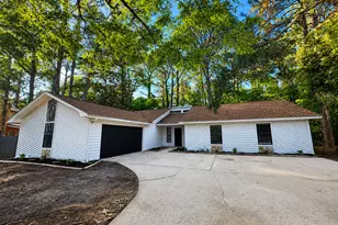 723 Prestwick Dr, Niceville, FL 32578 - Photo 1