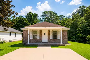 138 Adams St, Niceville, FL 32578 - Photo 1