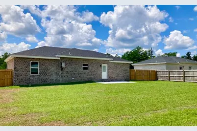 169 E Honeysuckle Street, Defuniak Springs, FL 32433 - Photo 9