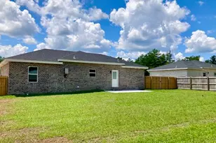 169 E Honeysuckle St, Defuniak Springs, FL 32433 - Photo 9