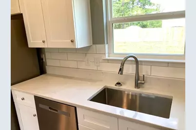 169 E Honeysuckle Street, Defuniak Springs, FL 32433 - Photo 27