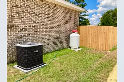 169 E Honeysuckle Street, Defuniak Springs, FL 32433 - Photo 17