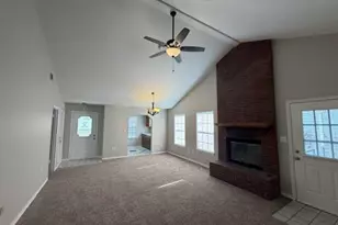 431 Apple Dr, Crestview, FL 32536 - Photo 3