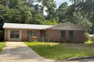 501 E Robinson Ave, Crestview, FL 32539 - Photo 1