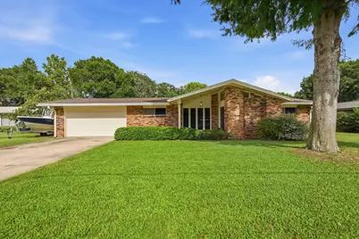 628 NE Powell Drive, Fort Walton Beach, FL 32547 - Photo 1