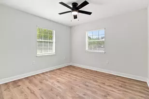 57 12th St, Shalimar, FL 32579 - Photo 21