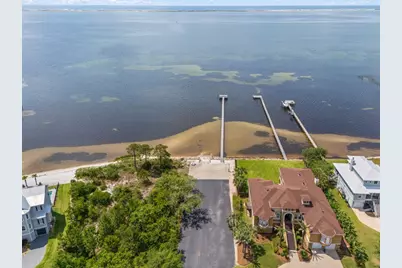 1817 E Smugglers Cove Drive, Gulf Breeze, FL 32563 - Photo 11