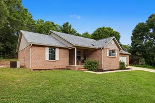 213 Hunter Dr, Crestview, FL 32539 - Photo 1