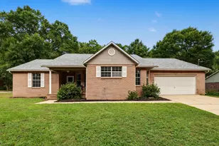 213 Hunter Dr, Crestview, FL 32539 - Photo 1