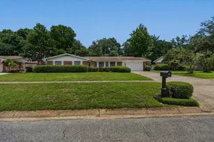 604 NE Merioneth Dr, Fort Walton Beach, FL 32547 - Photo 1