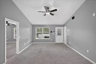 326 Lakeview Dr, Crestview, FL 32536 - Photo 5