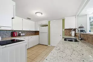 98 Country Club Rd, Shalimar, FL 32579 - Photo 5