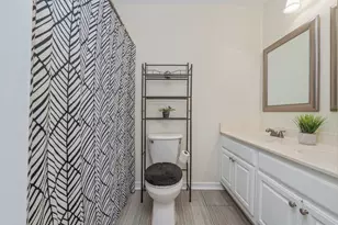5134 S Lake Dr, Crestview, FL 32539 - Photo 13
