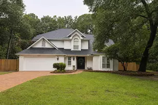 301 W Windward Cove, Niceville, FL 32578 - Photo 1