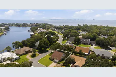2812 Lee Trevino Court, Shalimar, FL 32579 - Photo 3