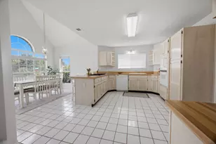 2812 Lee Trevino Ct, Shalimar, FL 32579 - Photo 7