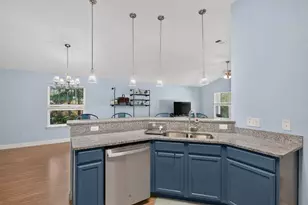 8307 Toledo St, Navarre, FL 32566 - Photo 11