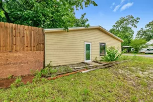 129 W Live Oak Ave, Defuniak Springs, FL 32435 - Photo 1
