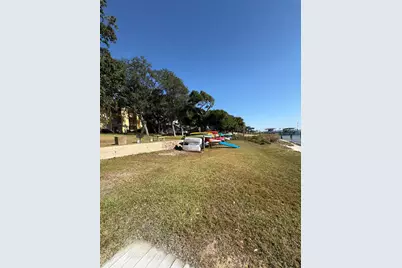 209 W Miracle Strip Parkway #APT F104, Mary Esther, FL 32569 - Photo 23