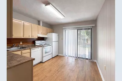 1009 Hondo Avenue #B, Fort Walton Beach, FL 32547 - Photo 7