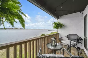 236 SW Miracle Strip Pkwy, Fort Walton Beach, FL 32548 - Photo 1