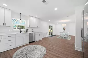 250 NW Briarwood Circle, Fort Walton Beach, FL 32548 - Photo 3