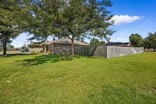 8451 Holley Hills Cir, Navarre, FL 32566 - Photo 9