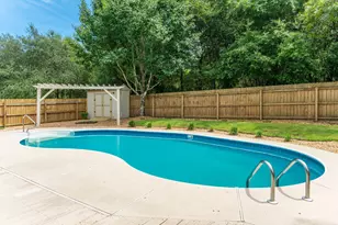 307 Gauntlet Dr, Crestview, FL 32539 - Photo 33