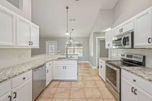 307 Gauntlet Dr, Crestview, FL 32539 - Photo 13