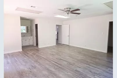 97 Walnut Avenue, Defuniak Springs, FL 32435 - Photo 13