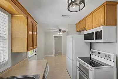 217 NW Katherine Place, Fort Walton Beach, FL 32548 - Photo 3
