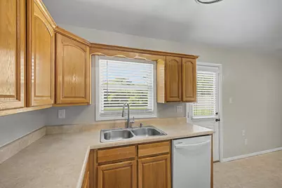 217 NW Katherine Place, Fort Walton Beach, FL 32548 - Photo 9