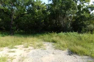 5902 Roberts Rd, Crestview, FL 32536 - Photo 1