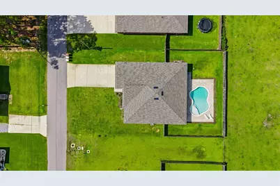 2590 Lovewood Drive, Navarre, FL 32566 - Photo 5