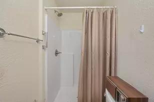 211 Anderson Dr, Mary Esther, FL 32569 - Photo 19