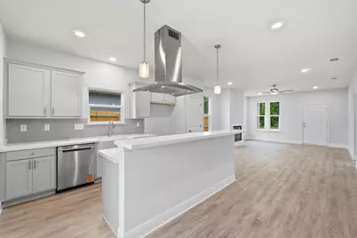 5410 Kee Memorial Drive, Pensacola, FL 32507 - Photo 11