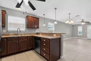 451 Eisenhower Dr, Crestview, FL 32539 - Photo 7