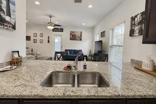8732 Brown Pelican Cir, Navarre, FL 32566 - Photo 7