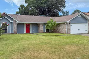 66 North St, Mary Esther, FL 32569 - Photo 1