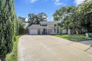 424 NW Village Ct, Fort Walton Beach, FL 32548 - Photo 3