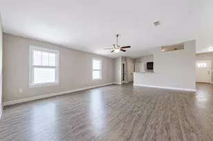 2009 Presidio St, Navarre, FL 32566 - Photo 3