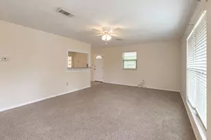 309 NW Cecelia Dr, Fort Walton Beach, FL 32548 - Photo 7