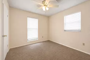 309 NW Cecelia Dr, Fort Walton Beach, FL 32548 - Photo 11