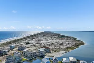 7303 Spinnaker Ct, Navarre, FL 32566 - Photo 1