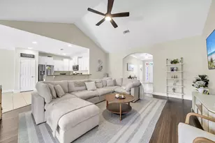 163 Camellia Ct, Freeport, FL 32439 - Photo 3