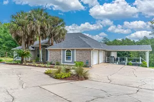 930 Sioux Cir, Crestview, FL 32536 - Photo 7