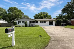 124 NW Sotir St, Fort Walton Beach, FL 32548 - Photo 9
