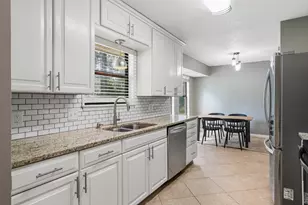 921 Nutmeg Ave, Niceville, FL 32578 - Photo 15