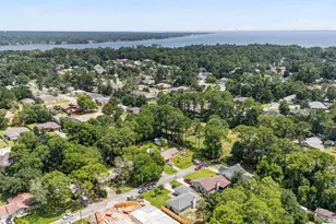 921 Nutmeg Ave, Niceville, FL 32578 - Photo 37