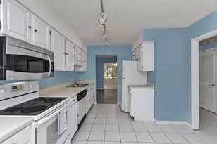 1000 Bay Dr, Niceville, FL 32578 - Photo 13